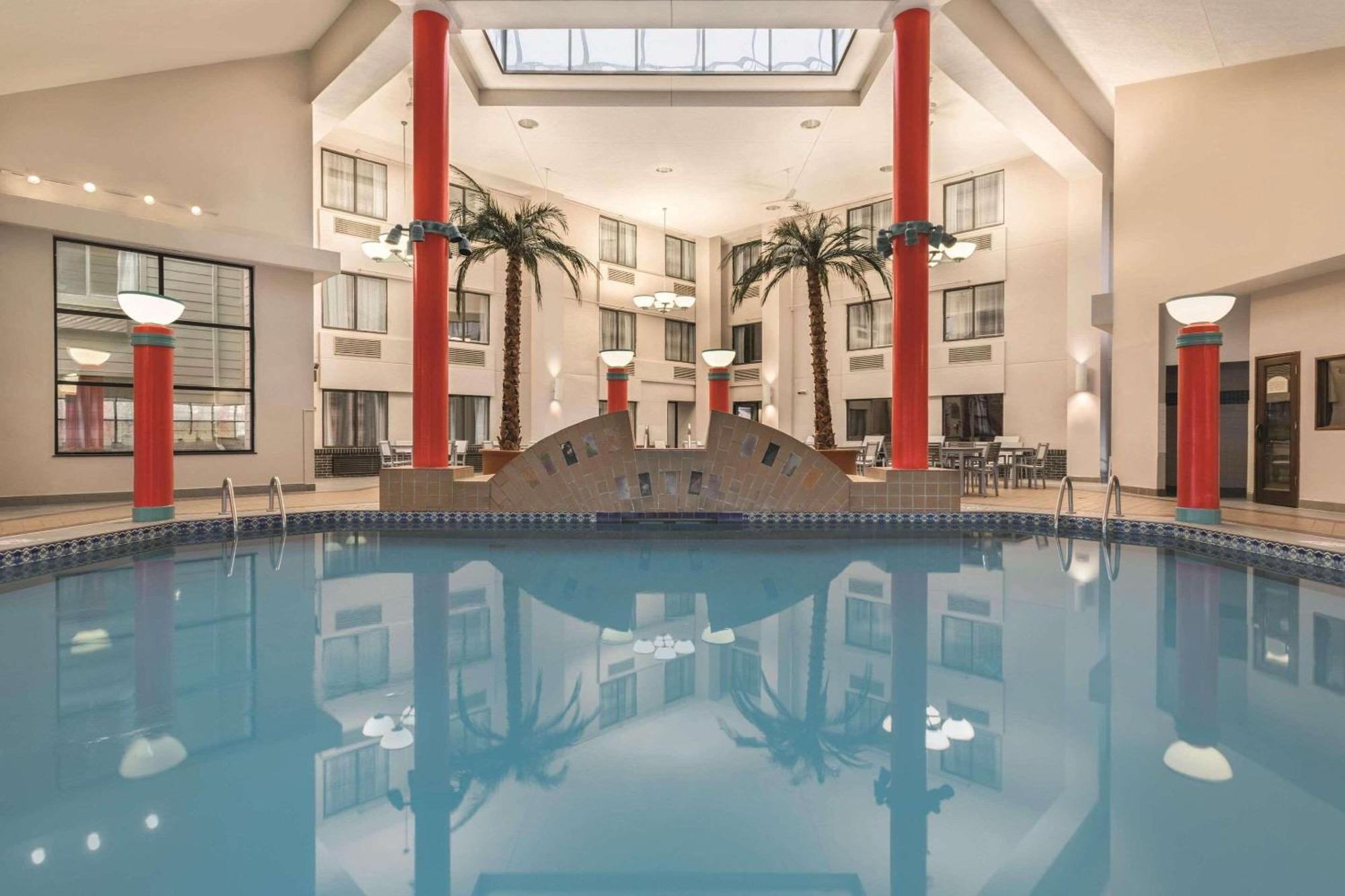 Country Inn & Suites By Radisson, Erie, Pa Kearsarge Εξωτερικό φωτογραφία