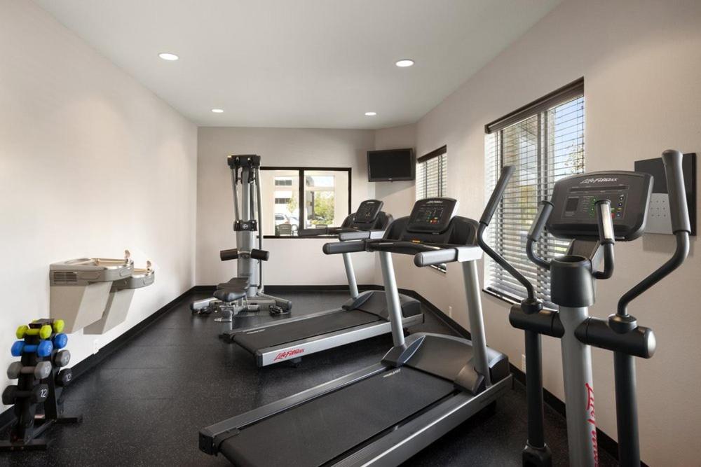 Country Inn & Suites By Radisson, Erie, Pa Kearsarge Εξωτερικό φωτογραφία